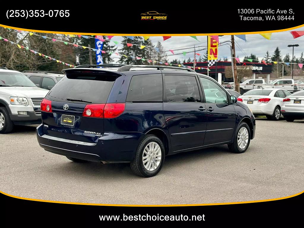 2007 Toyota Sienna XLE Limited image 3