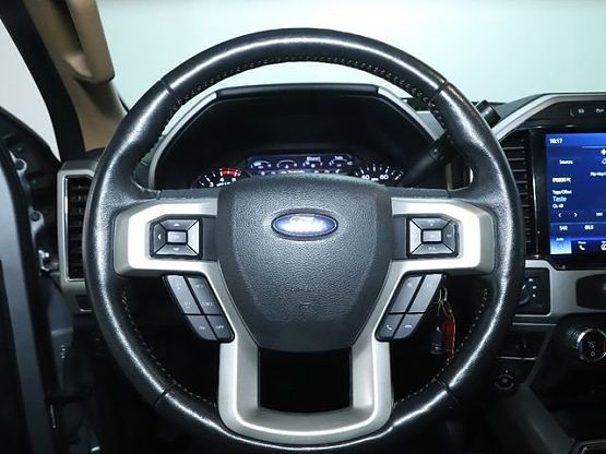 2022 Ford F-350 Lariat photo 11