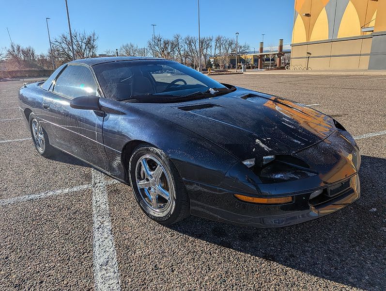 1995 Chevrolet Camaro Base image 3