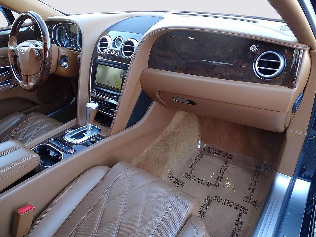 2014 Bentley Flying Spur null image 32