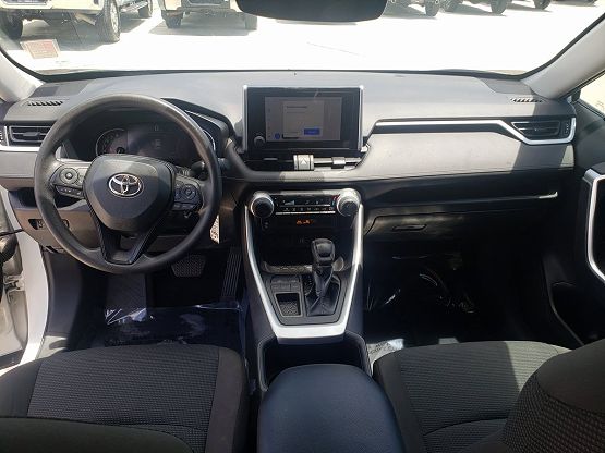 2023 Toyota RAV4 LE photo 11