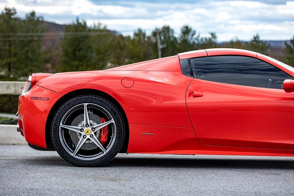 2014 Ferrari 458 null image 18