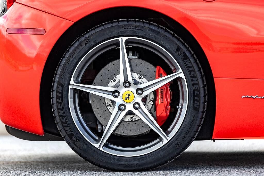 2014 Ferrari 458 null image 31