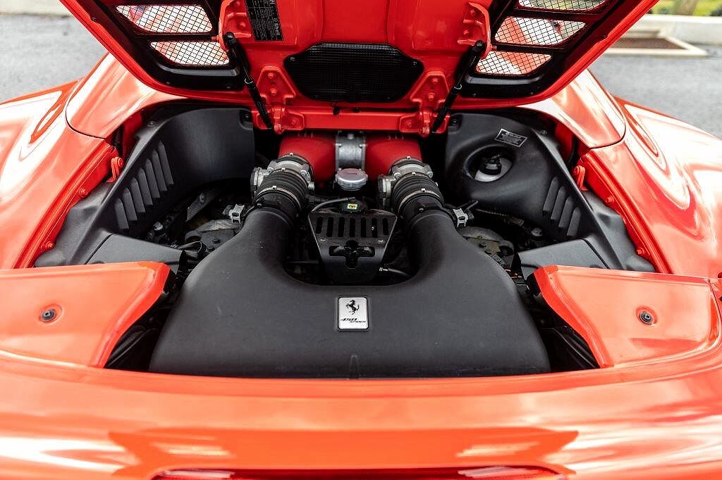 2014 Ferrari 458 null image 8