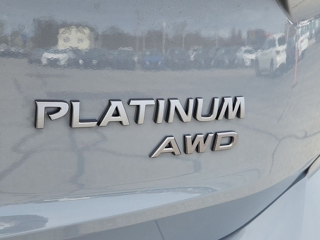 2024 Nissan Rogue Platinum image 2