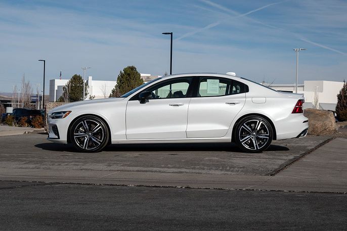 2022 Volvo S60