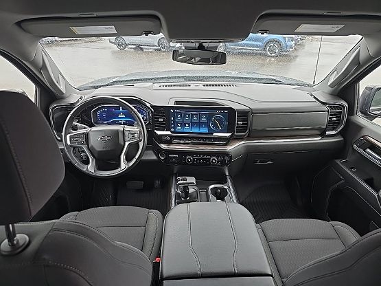 2023 Chevrolet Silverado 1500 RST photo 11