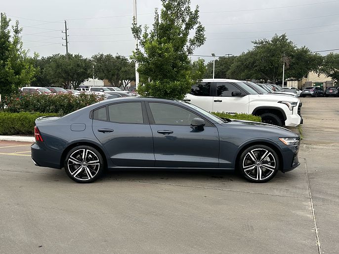 2022 Volvo S60