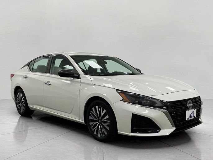 2025 Nissan Altima