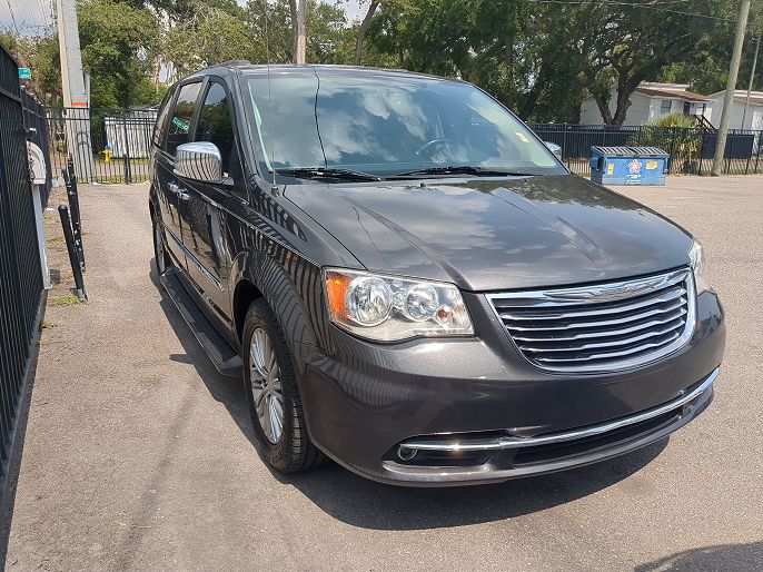 2016 Chrysler Town & Country