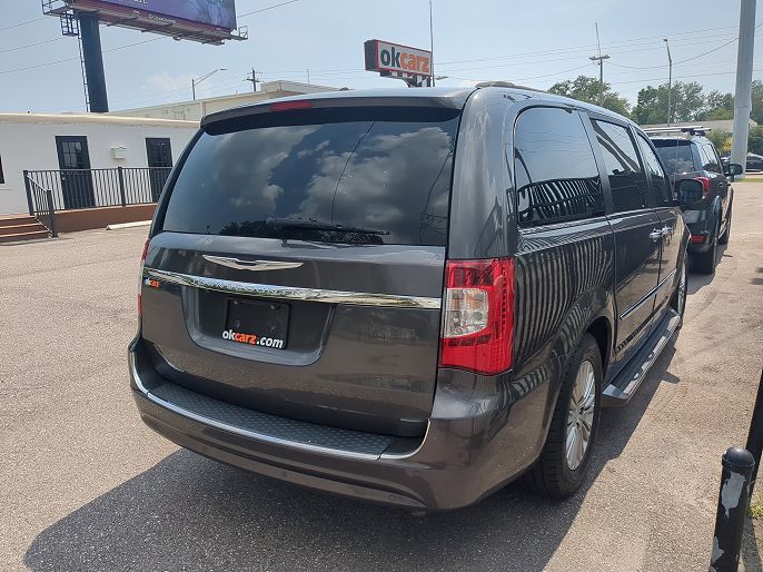 2016 Chrysler Town & Country