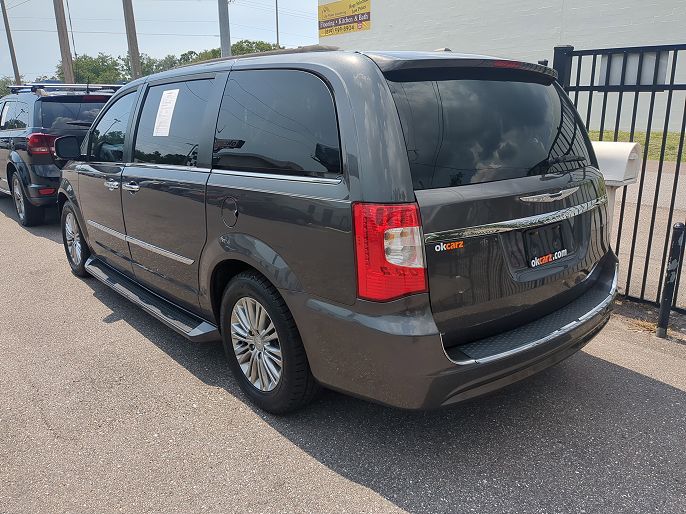 2016 Chrysler Town & Country