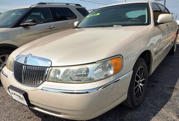 1999 Lincoln Town Car