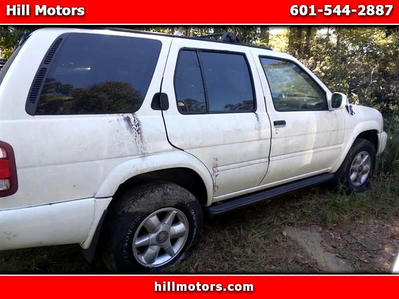 2000 Nissan Pathfinder LE image 0