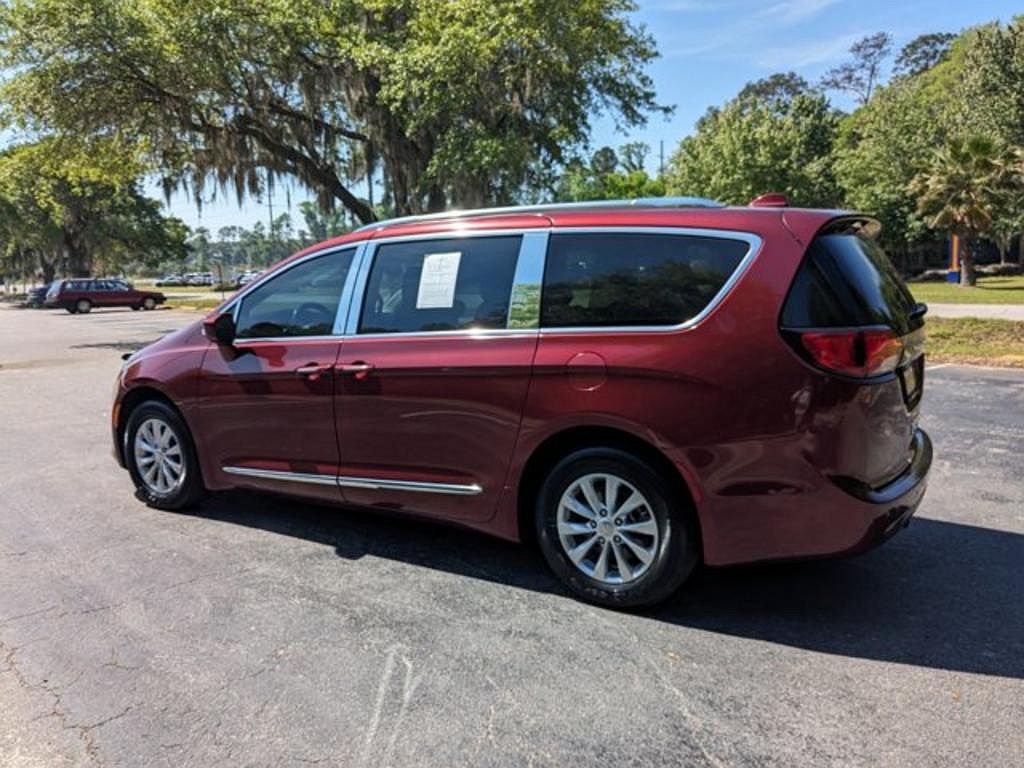 2018 Chrysler Pacifica Touring-L image 6