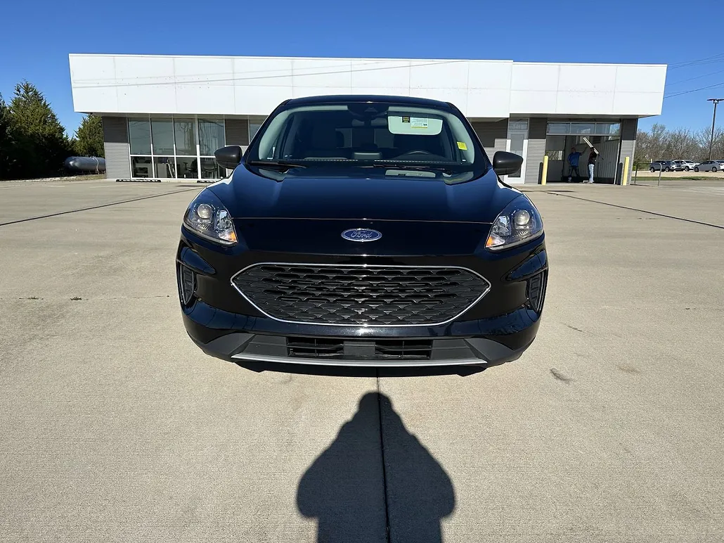 2022 Ford Escape SE image 1