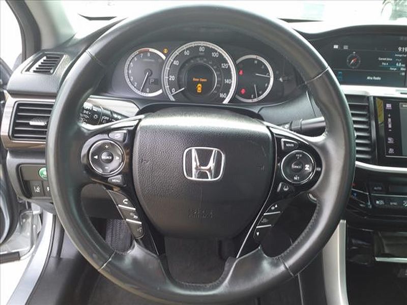 2017 Honda Accord Touring image 29