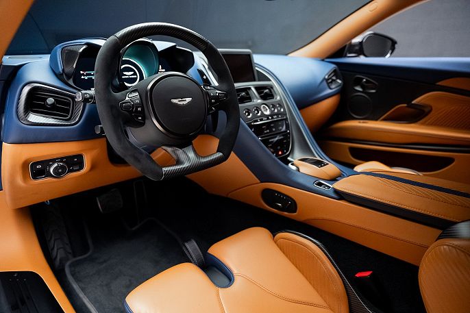 2023 Aston Martin DBS