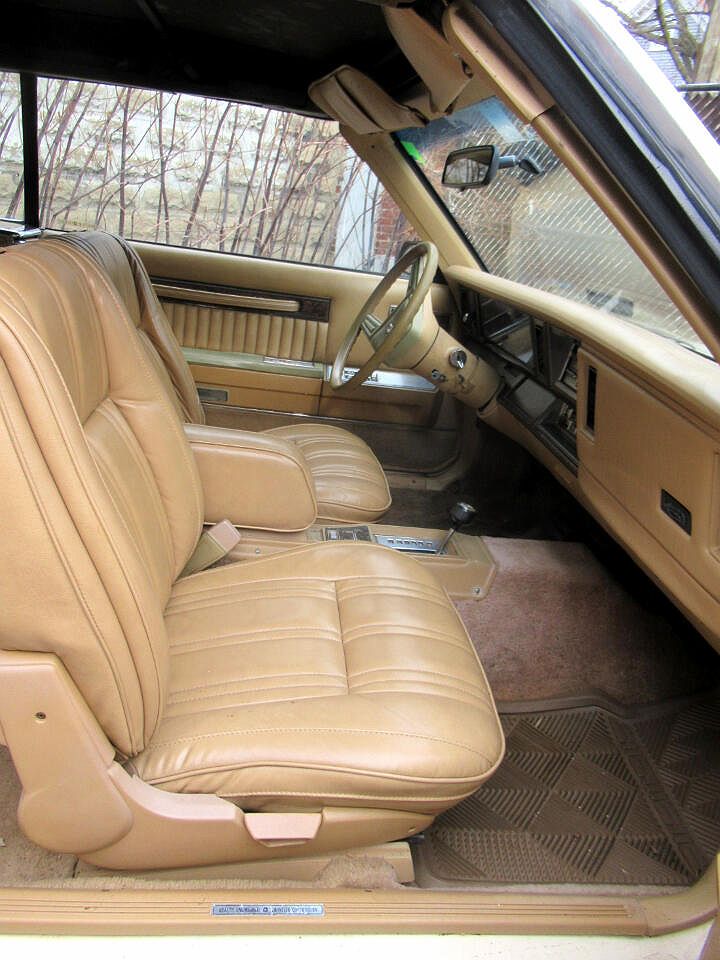 1986 Chrysler LeBaron Mark Cross image 9