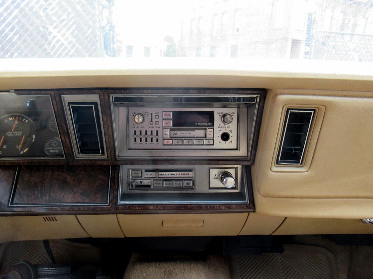 1986 Chrysler LeBaron Mark Cross image 13