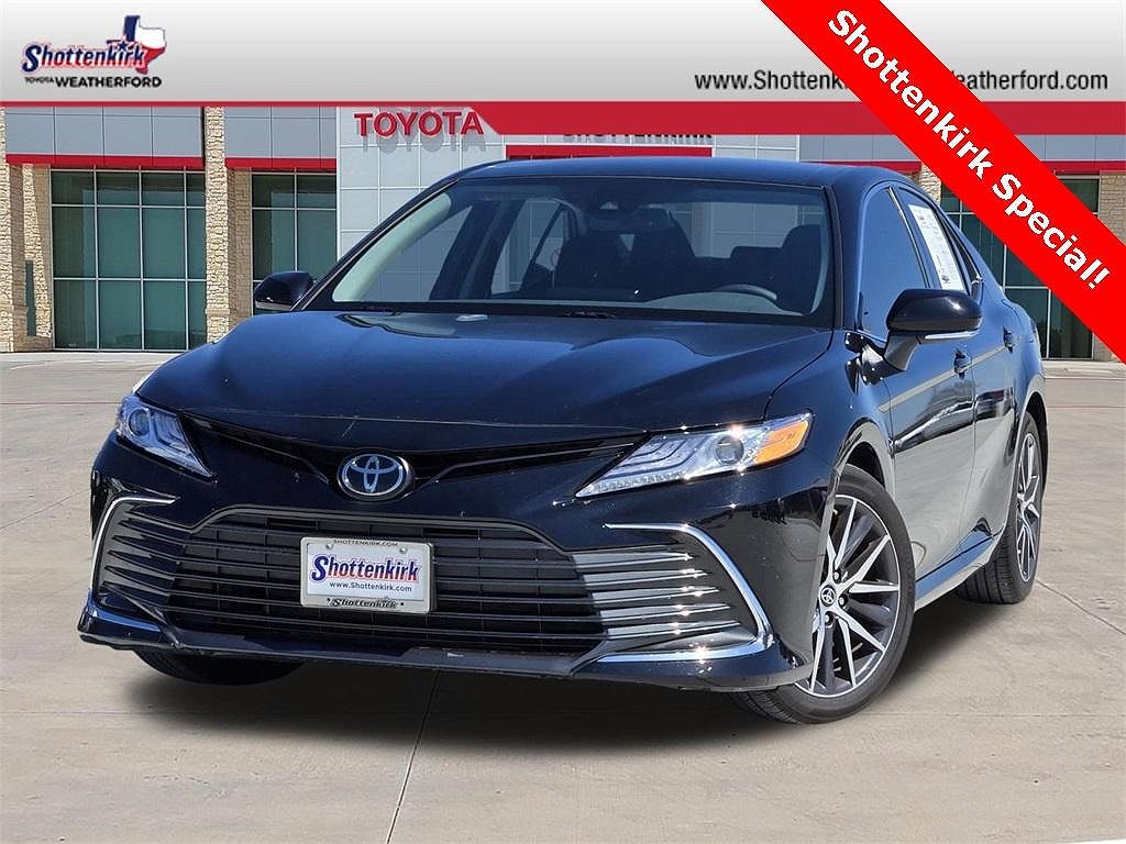 2023 Toyota Camry XLE image 0