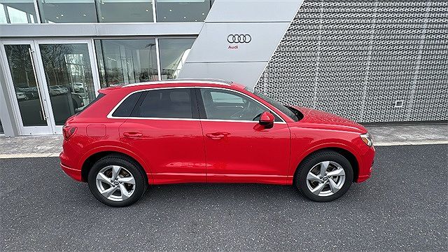 2020 Audi Q3 Premium Plus image 4