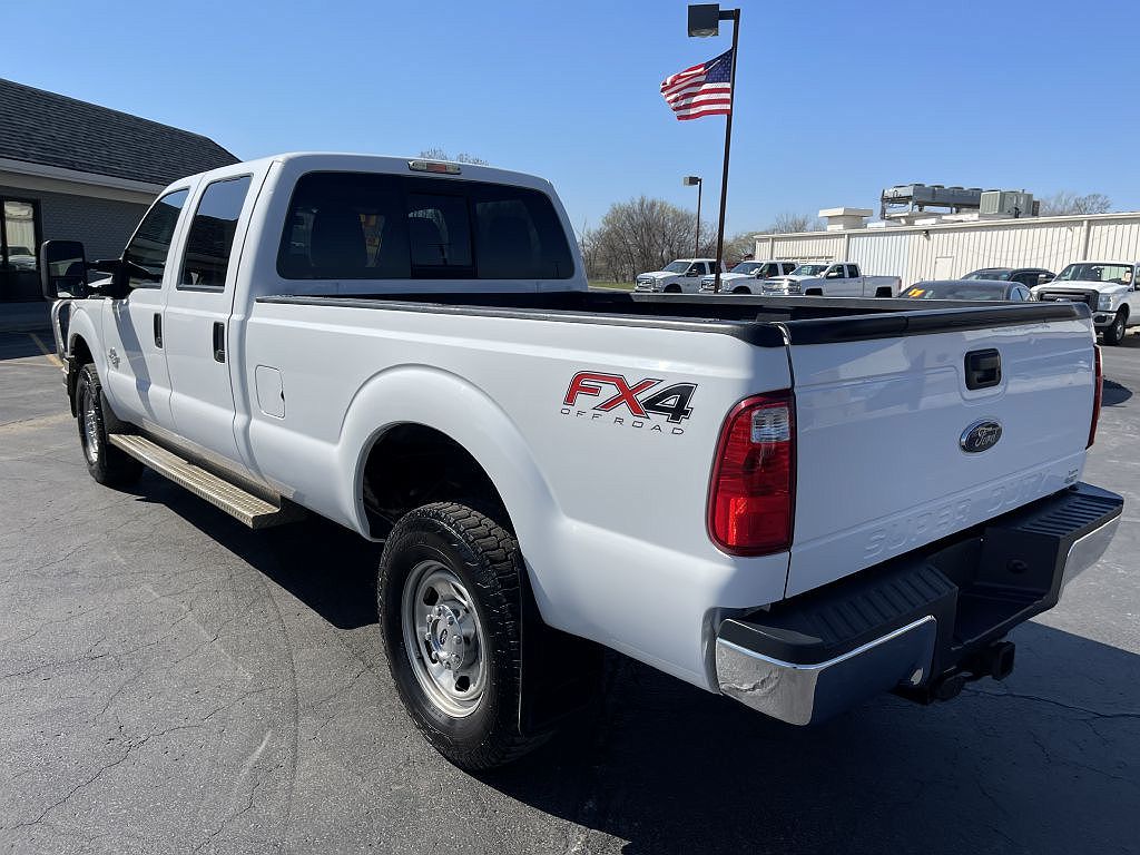 2015 Ford F-350 null image 4