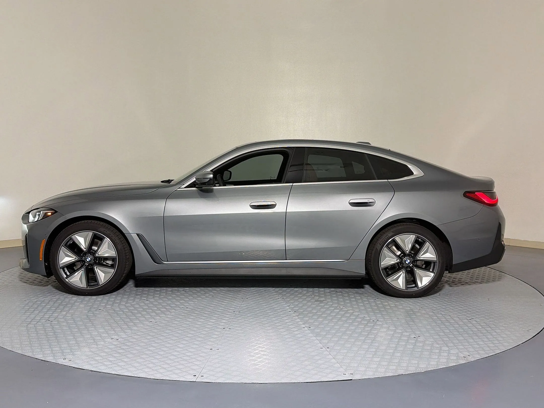 2026 BMW i4