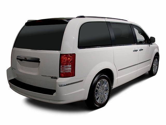 2010 Chrysler Town & Country LX image 1