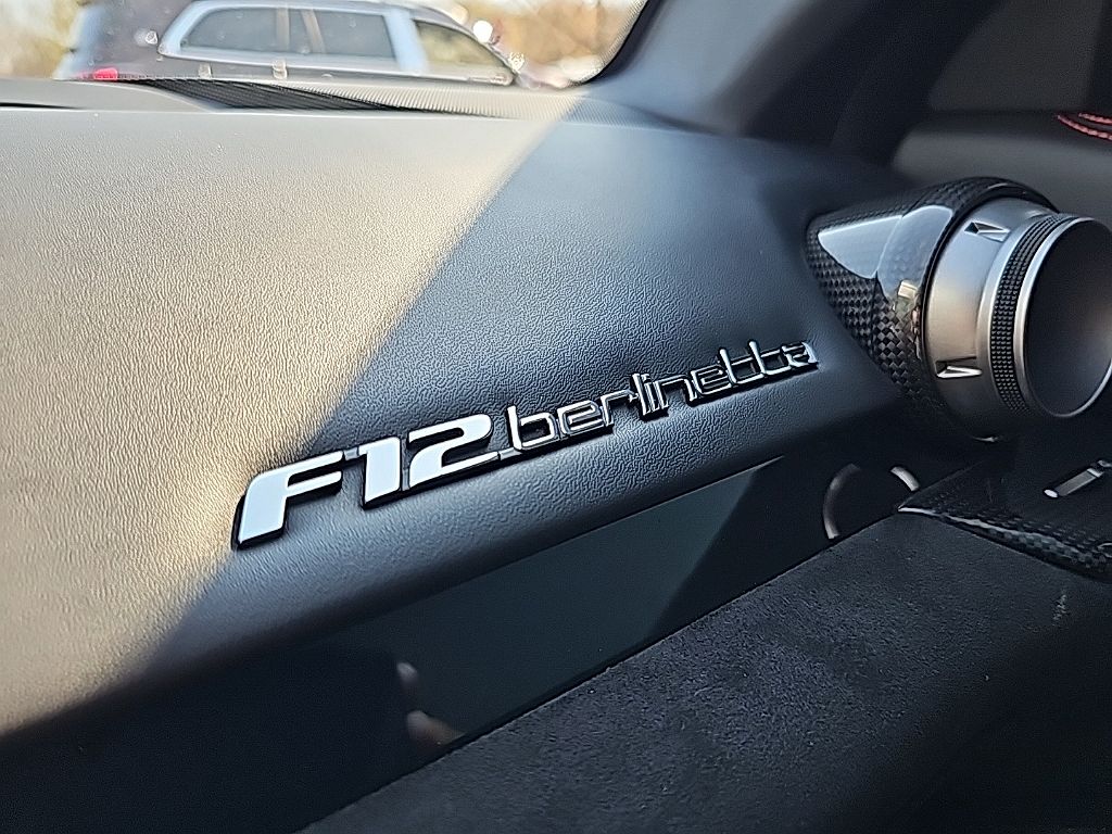 2015 Ferrari F12 Berlinetta image 22