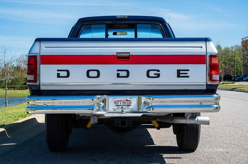 1991 Dodge Ram 250 null image 3