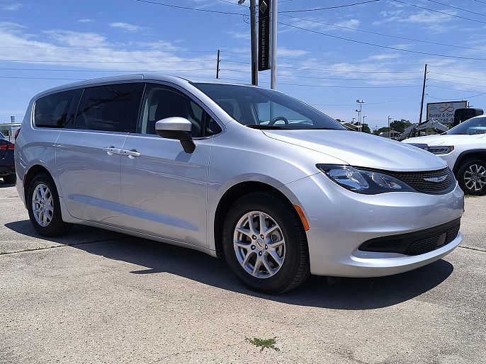 2022 Chrysler Voyager