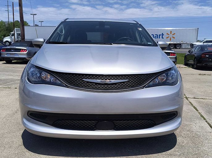 2022 Chrysler Voyager