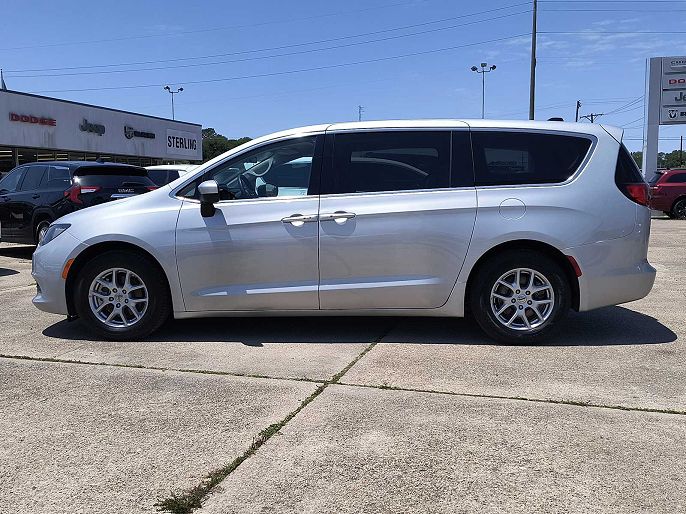 2022 Chrysler Voyager
