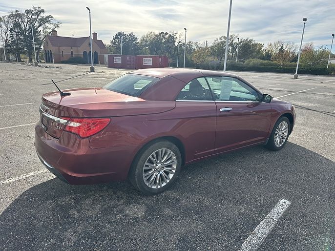2011 Chrysler 200