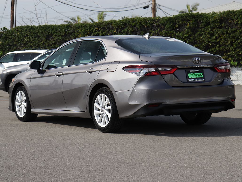 2021 Toyota Camry LE image 5