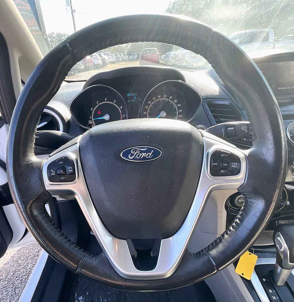 2015 Ford Fiesta Titanium image 21