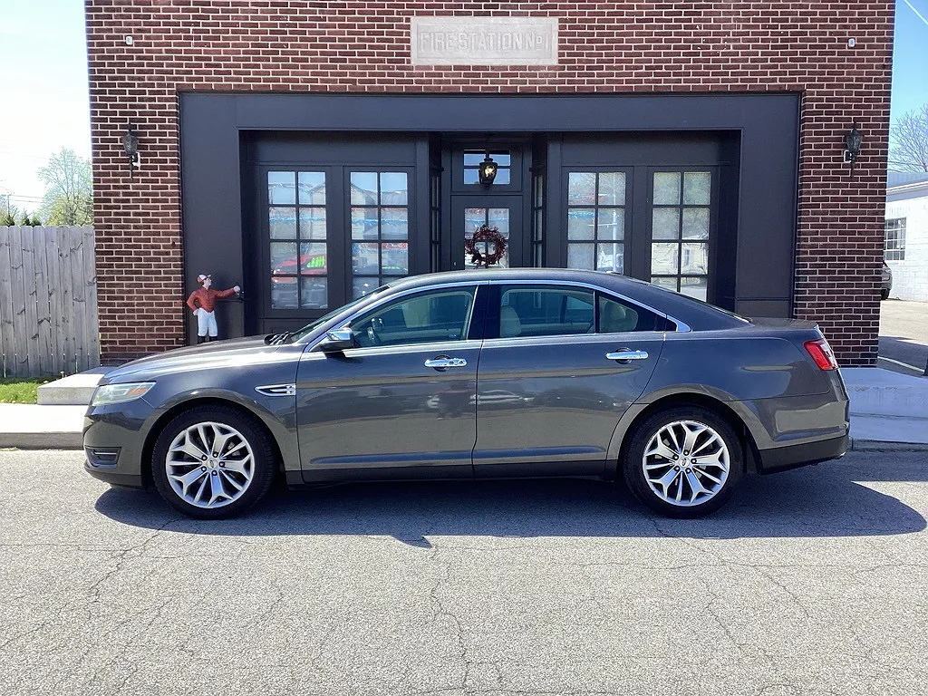 2015 Ford Taurus Limited Edition image 4