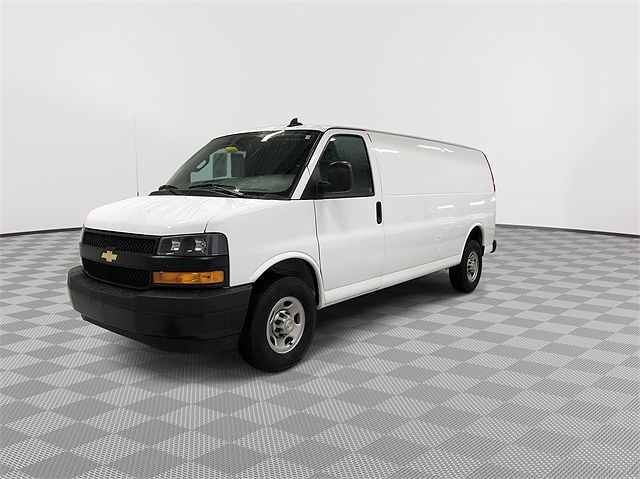 2023 Chevrolet Express 2500 image 3