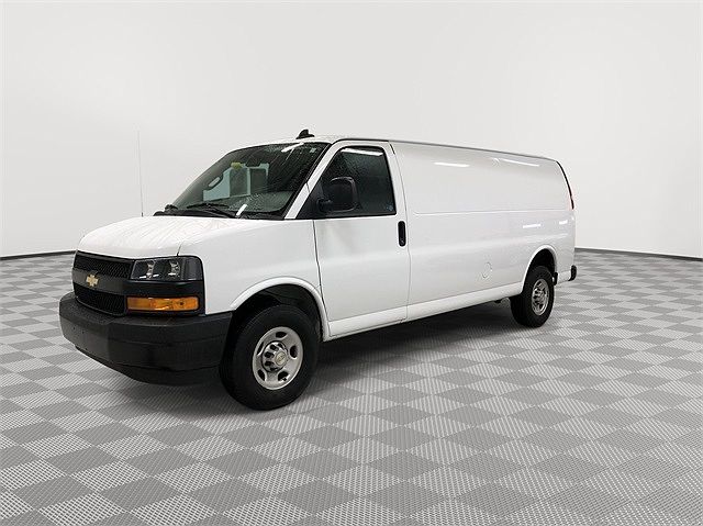 2023 Chevrolet Express 2500 image 4