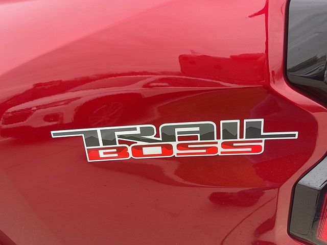 2023 Chevrolet Colorado Trail Boss image 3
