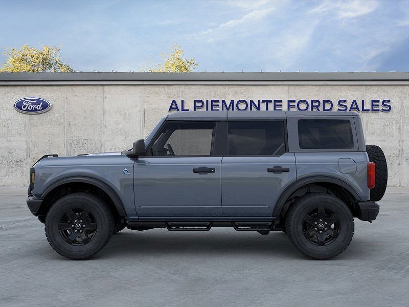 2024 Ford Bronco Black Diamond image 2