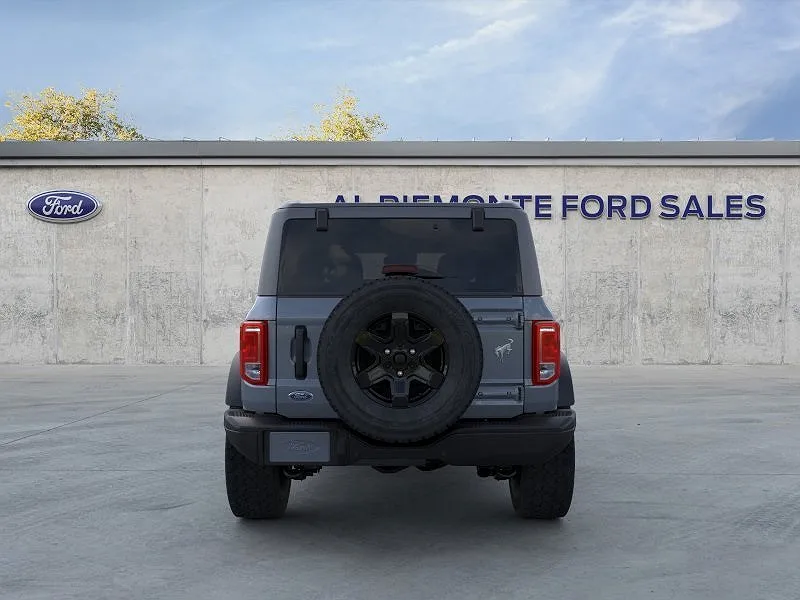 2024 Ford Bronco Black Diamond image 4