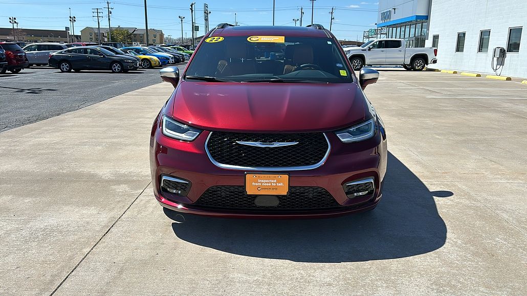 2022 Chrysler Pacifica Pinnacle image 2