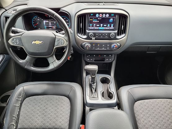 2016 Chevrolet Colorado Z71 photo 2