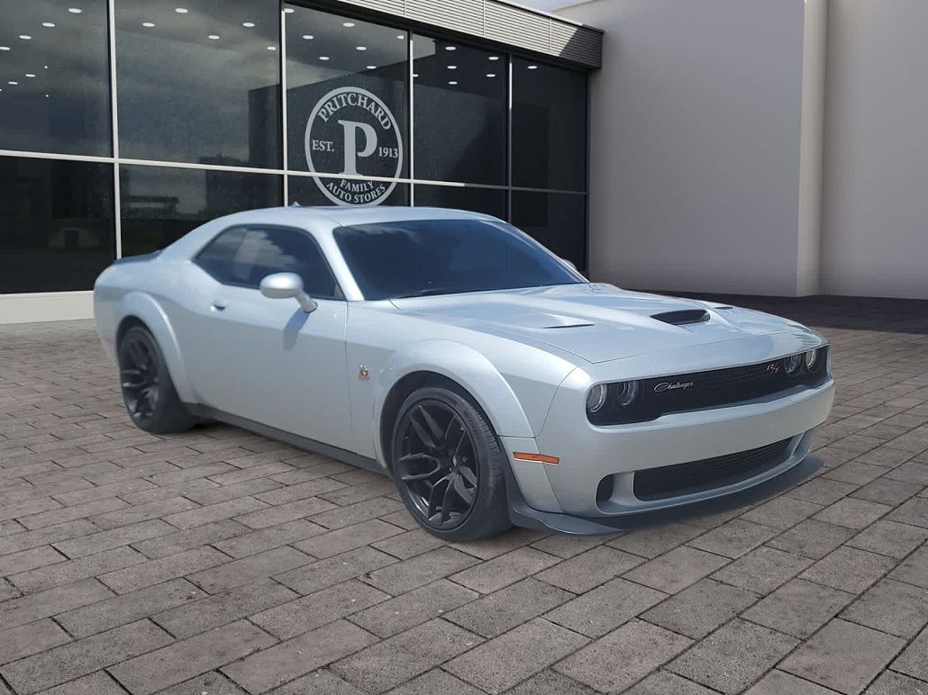 2019 Dodge Challenger R/T image 2