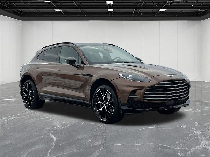 2026 Aston Martin DBX