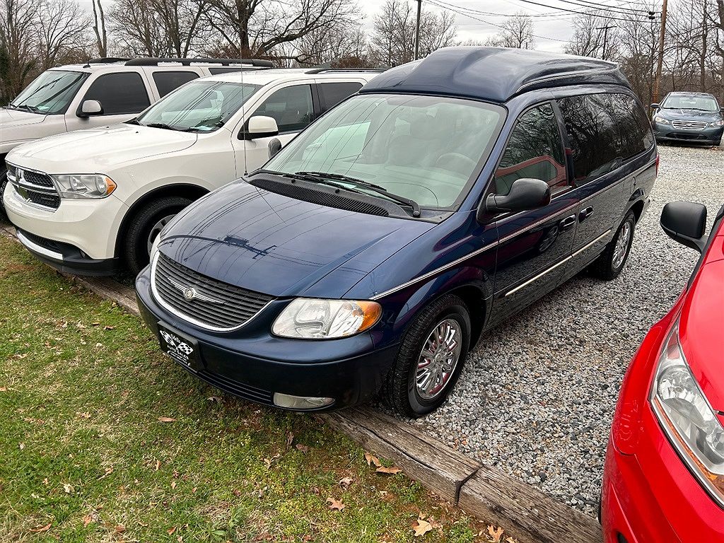2003 Chrysler Town & Country Limited Edition image 0