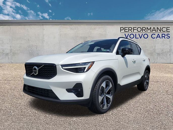 2026 Volvo XC40