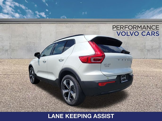 2026 Volvo XC40